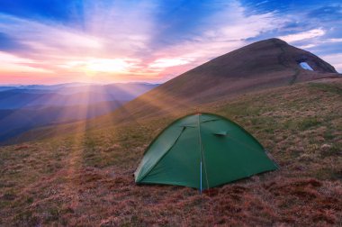 Dağda çadır.