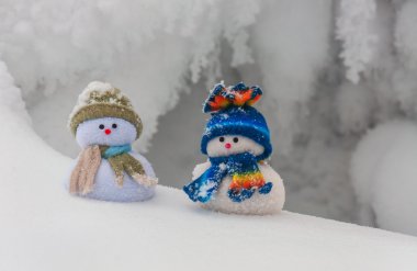 iki komik snowmans