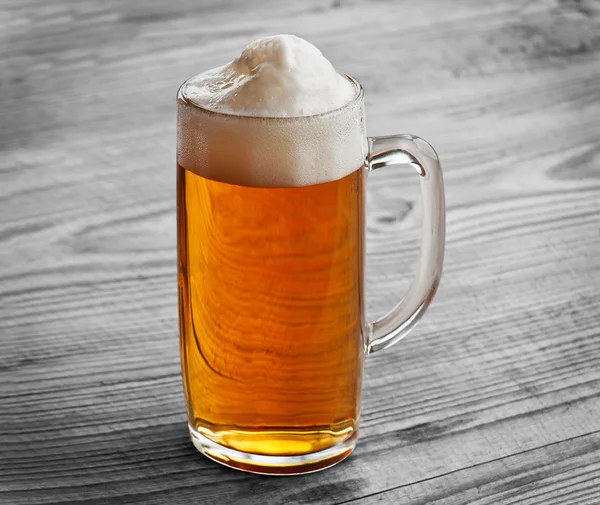 Glas vers bier — Stockfoto