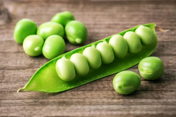 Ripe green pea — Stock Photo, Image