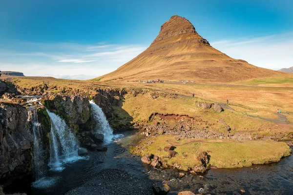Kirkjufell Montaña Verano Hermosa Montaña Islandia Cascada — Foto de Stock