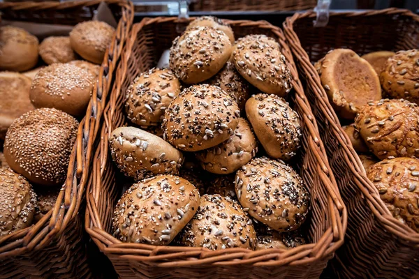 Freshly Baked Buns Grains Store — Stock Photo, Image