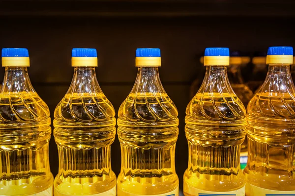 Sunflower Oil Bottles Shelves Supermarket — Stock Photo, Image