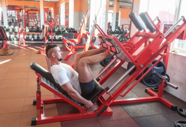 adam eğitim bacaklar