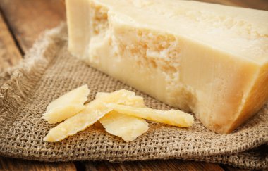 parmesan parçaları