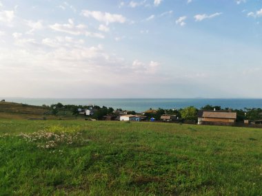 Tepeden açık hava müzesine Ataman Krasnodar Bölgesi ve Taman Körfezi manzarası