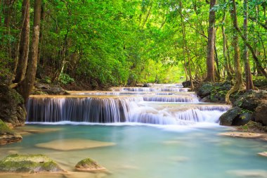 Kanjanaburi orman şelale