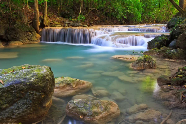 Wodospad w lesie Kanjanaburi — Zdjęcie stockowe