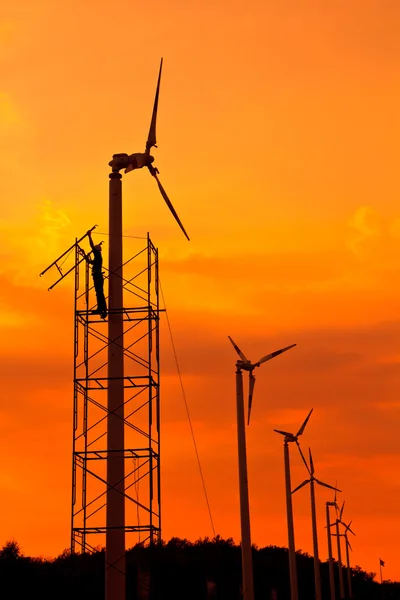 Aerogeneradores sobre el cielo — Foto de Stock