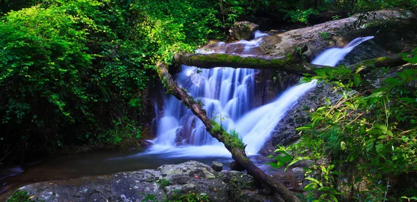 Krok I Dok waterfall — Stock Photo, Image