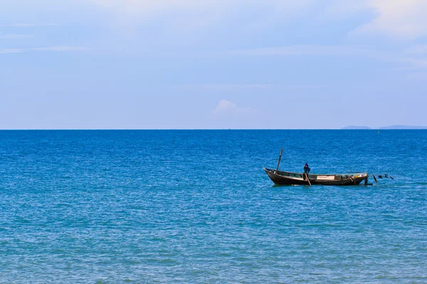Fishing boat on the sea — Stock Photo, Image