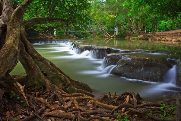 Zomer waterval in Thailand park — Stockfoto