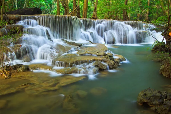 Cascada en el bosque Kanjanaburi — Foto de Stock