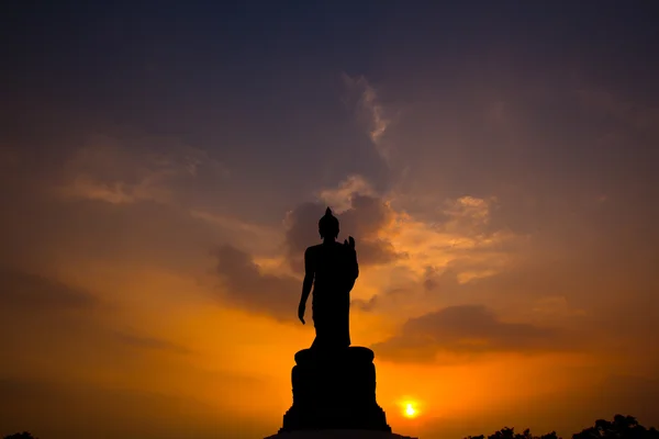 Buddha statue at sunset — Stock Photo, Image