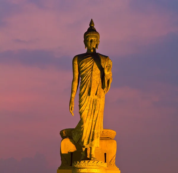 Socha Buddhy při západu slunce — Stock fotografie
