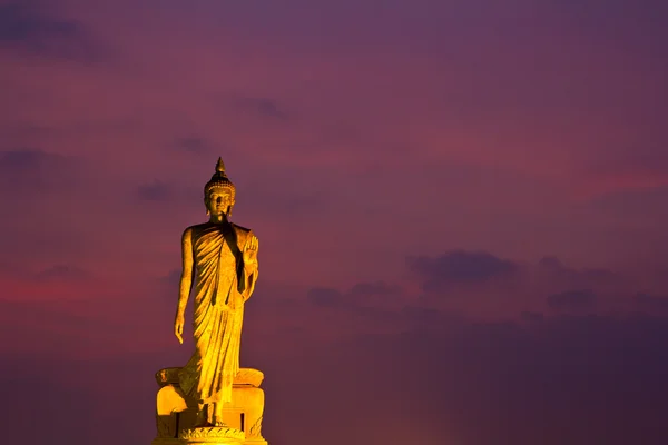 Buddha statue at sunset — Stock Photo, Image