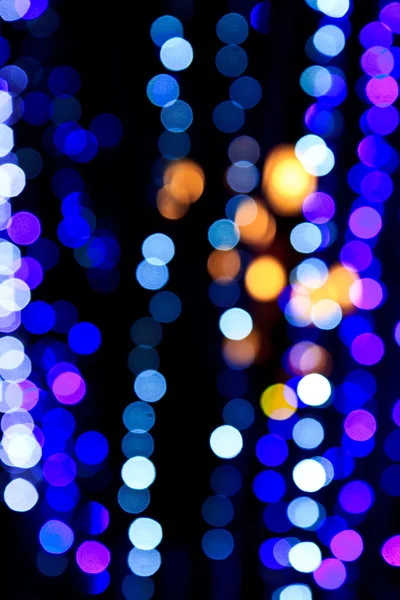Defokussierte Hintergrundbeleuchtung in der Nacht — Stockfoto