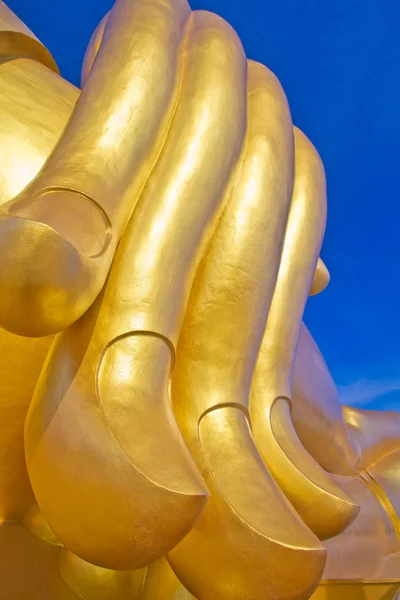 Goldene Buddhas Hand — Stockfoto