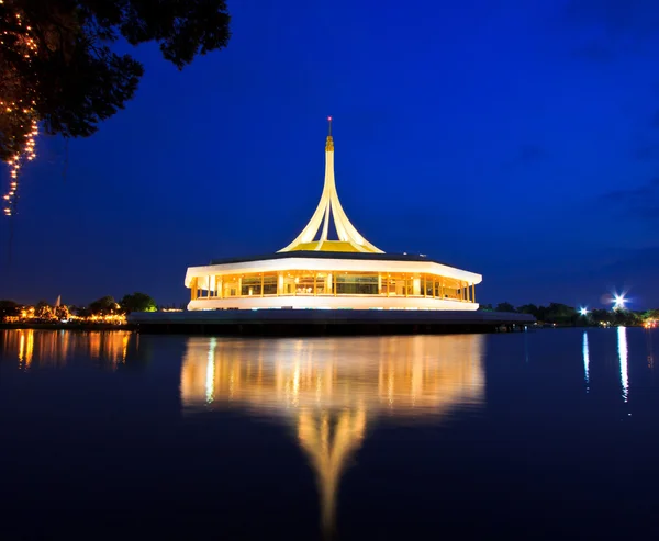 タイの公共公園のモニュメント — ストック写真