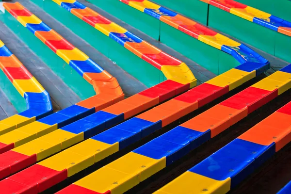 Cadeiras coloridas do estádio — Fotografia de Stock