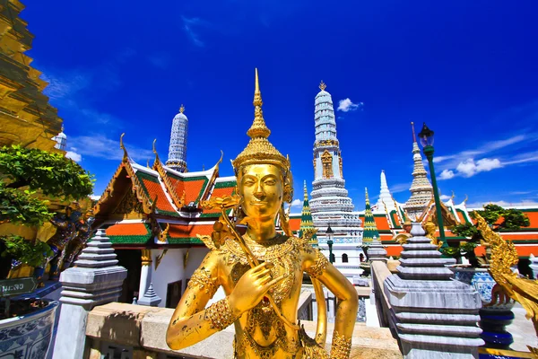 Kinaree mythische in Wat Phra Kaew — Stockfoto
