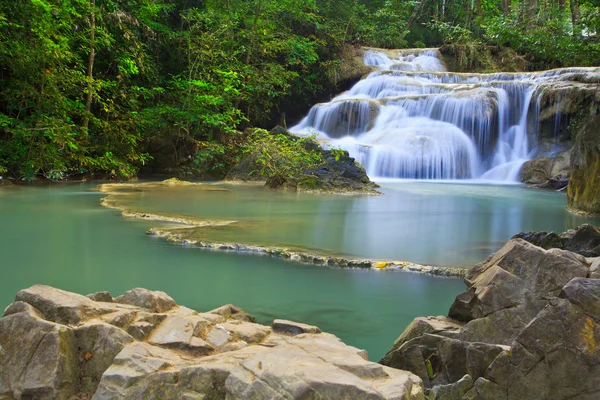 Kanjanaburi の森の滝 — ストック写真