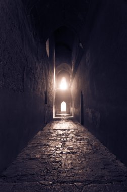 Tünel geçit Myanmar 