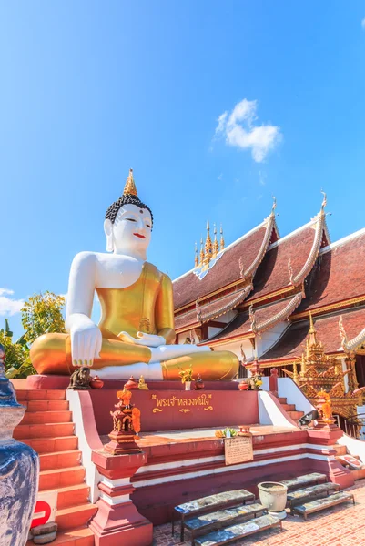 Buddha i Wat Raja Montean — Stockfoto