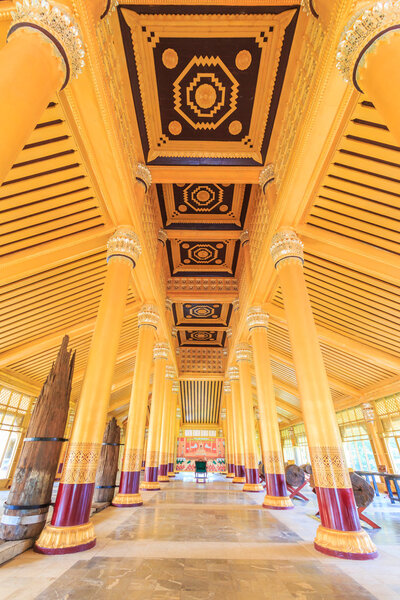 Дворец Камбавза Тарди в Баго
 