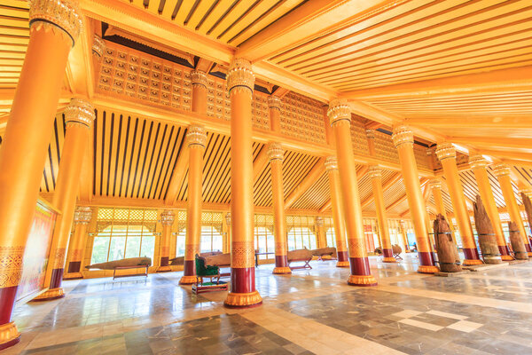 Дворец Камбавза Тарди в Баго
 