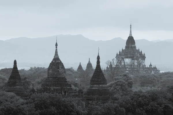 Antigua Pagoda en la ciudad de Bagan — Foto de Stock