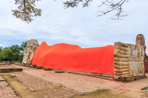 Bouddha couché dans la province d'Ayutthaya — Photo