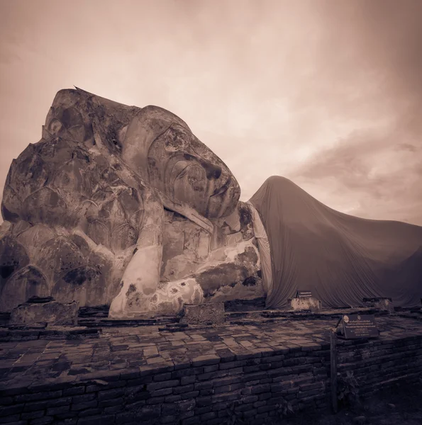 Liggande Buddha i Ayutthaya provinsen — Stockfoto