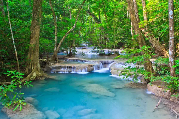 Cascadă și pârâu în pădure Kanjanaburi — Fotografie, imagine de stoc