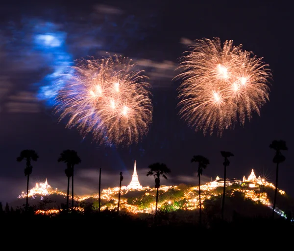 Hermosos fuegos artificiales del festival — Foto de Stock