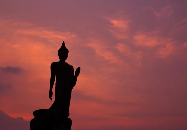 Silhueta de estátua de buddha — Fotografia de Stock