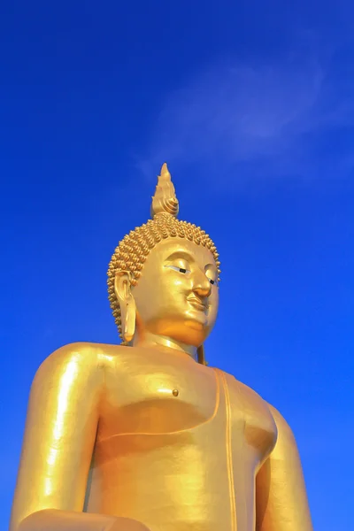 Grande statua di Buddha — Foto Stock