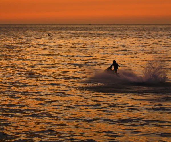 Jet rider en el agua —  Fotos de Stock