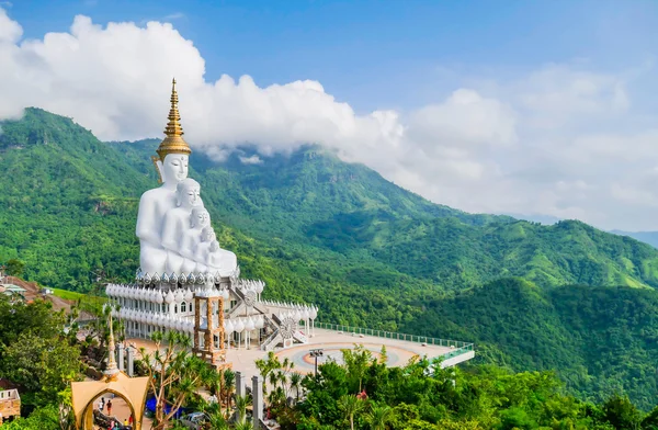 Weißer Buddha im Tempel bei — Stockfoto