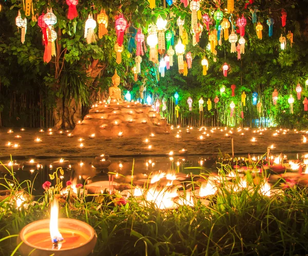 Buddha im wat phan tao Tempel — Stockfoto