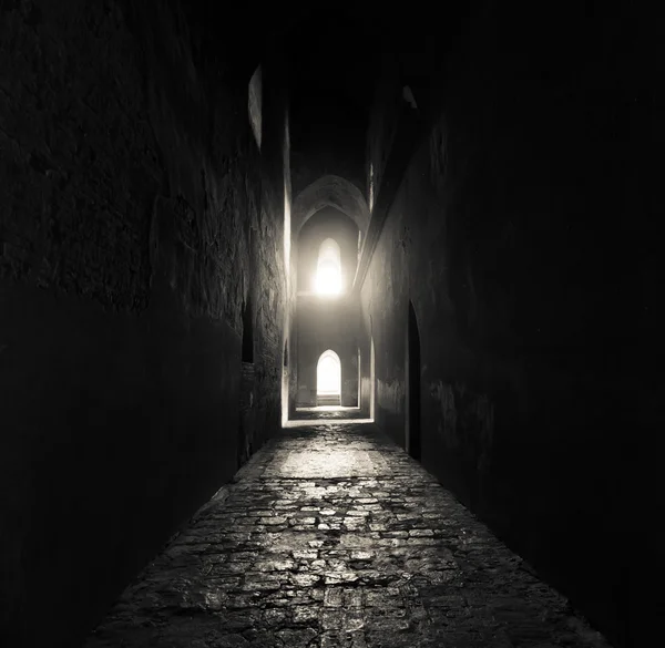 Ancient walkway tunnel — Stock Photo, Image