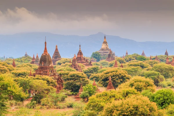 Bagan 도시에 오래 된 탑 — 스톡 사진