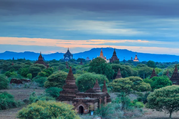 Gamla pagod i Bagan city — Stockfoto