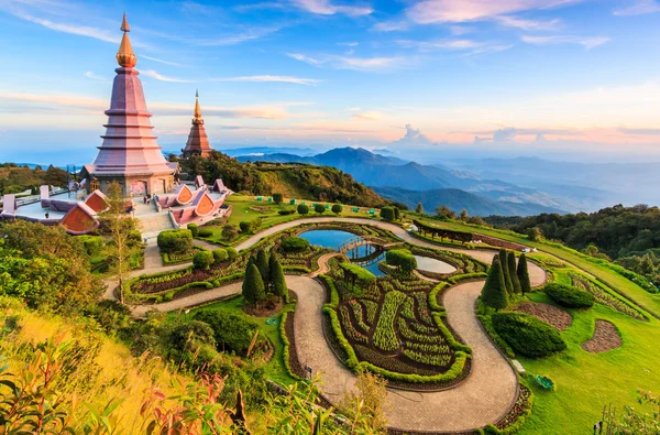 Paisaje pagoda en el parque nacional de Inthanon — Foto de Stock