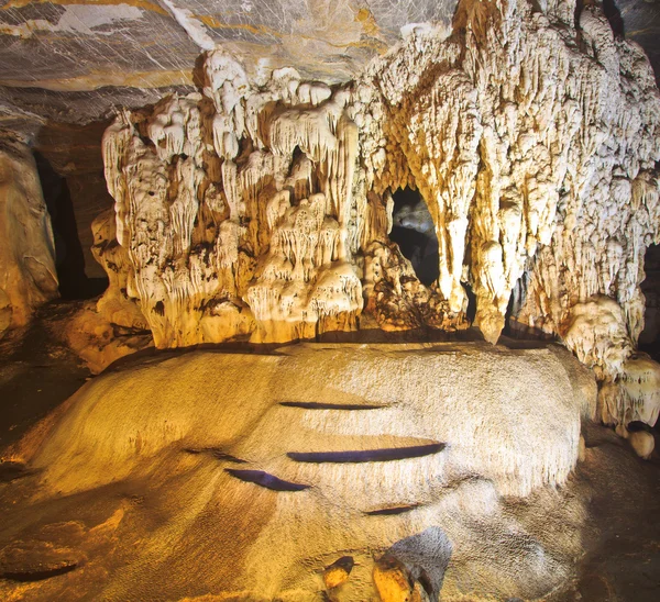 Cavernas no parque nacional — Fotografia de Stock