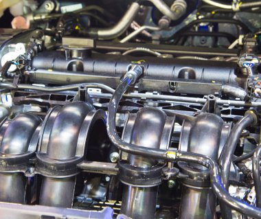 Modern araba yeni motor