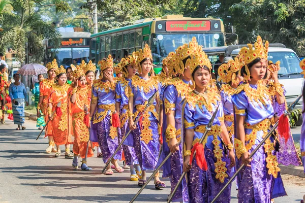 Parte da ordenação em Mandalay, Mianmar — Fotografia de Stock