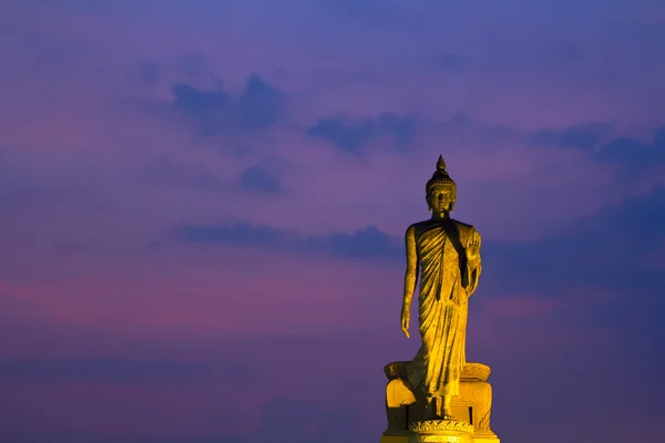 Buddha na krásný západ slunce — Stock fotografie