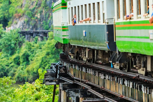 Treno viaggia sulla Birmania — Foto Stock