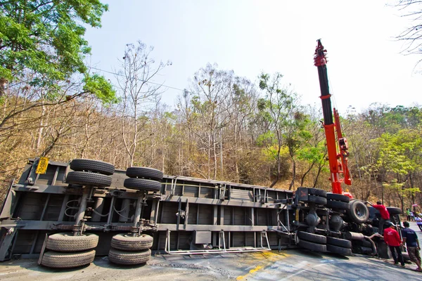 Wypadek na drodze w północnej Tajlandii. — Zdjęcie stockowe